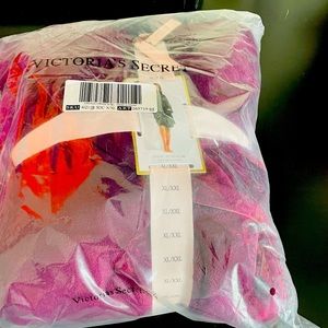 Plush Victoria Secret Robe XL/XXL